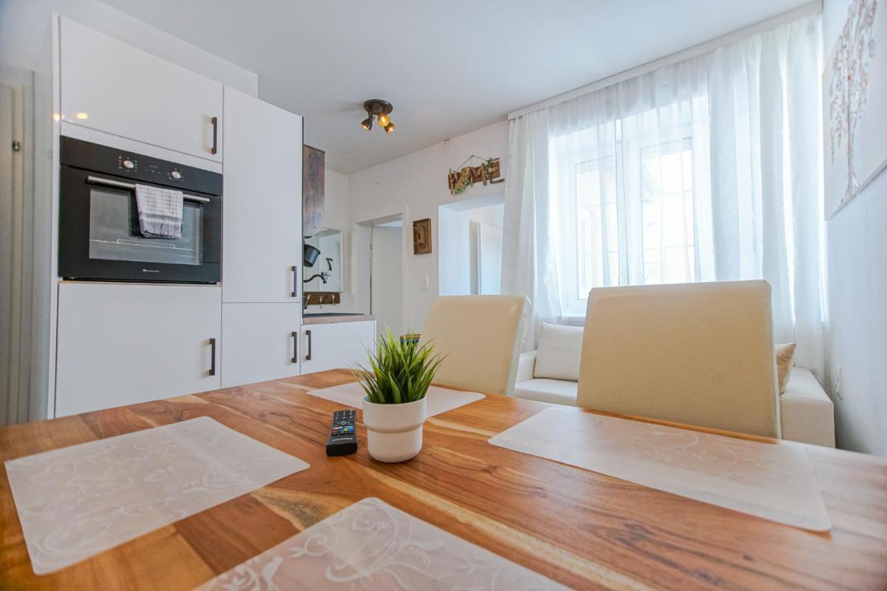 Auszeit Steiraland 7 Mit Ueberdachten Balkon Und Parkplatz Leoben  Exterior photo